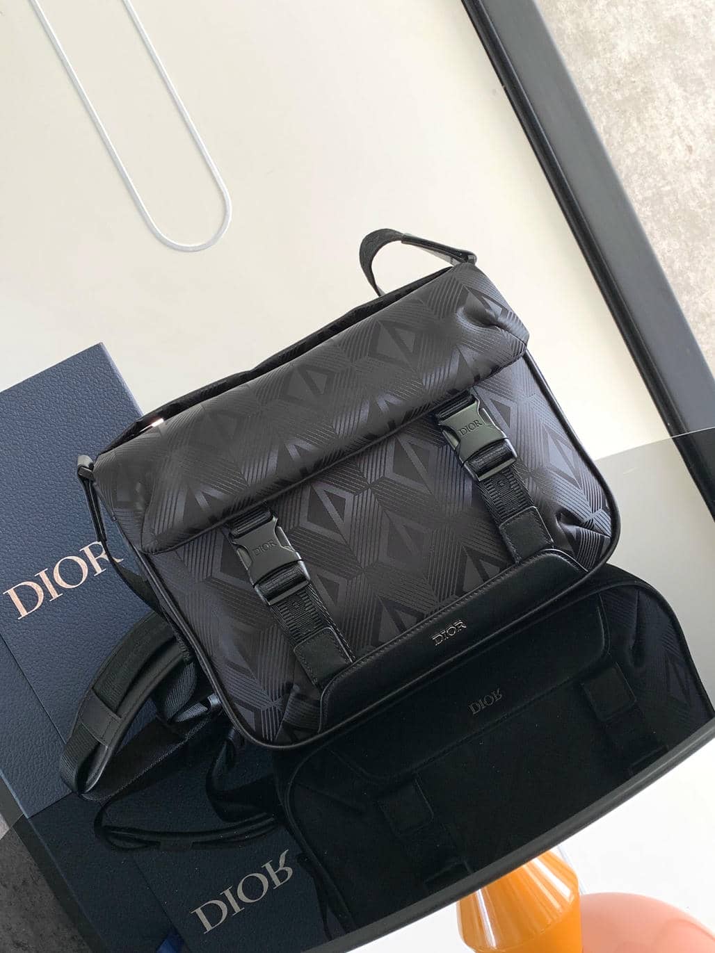 00130 Dior Man Bag